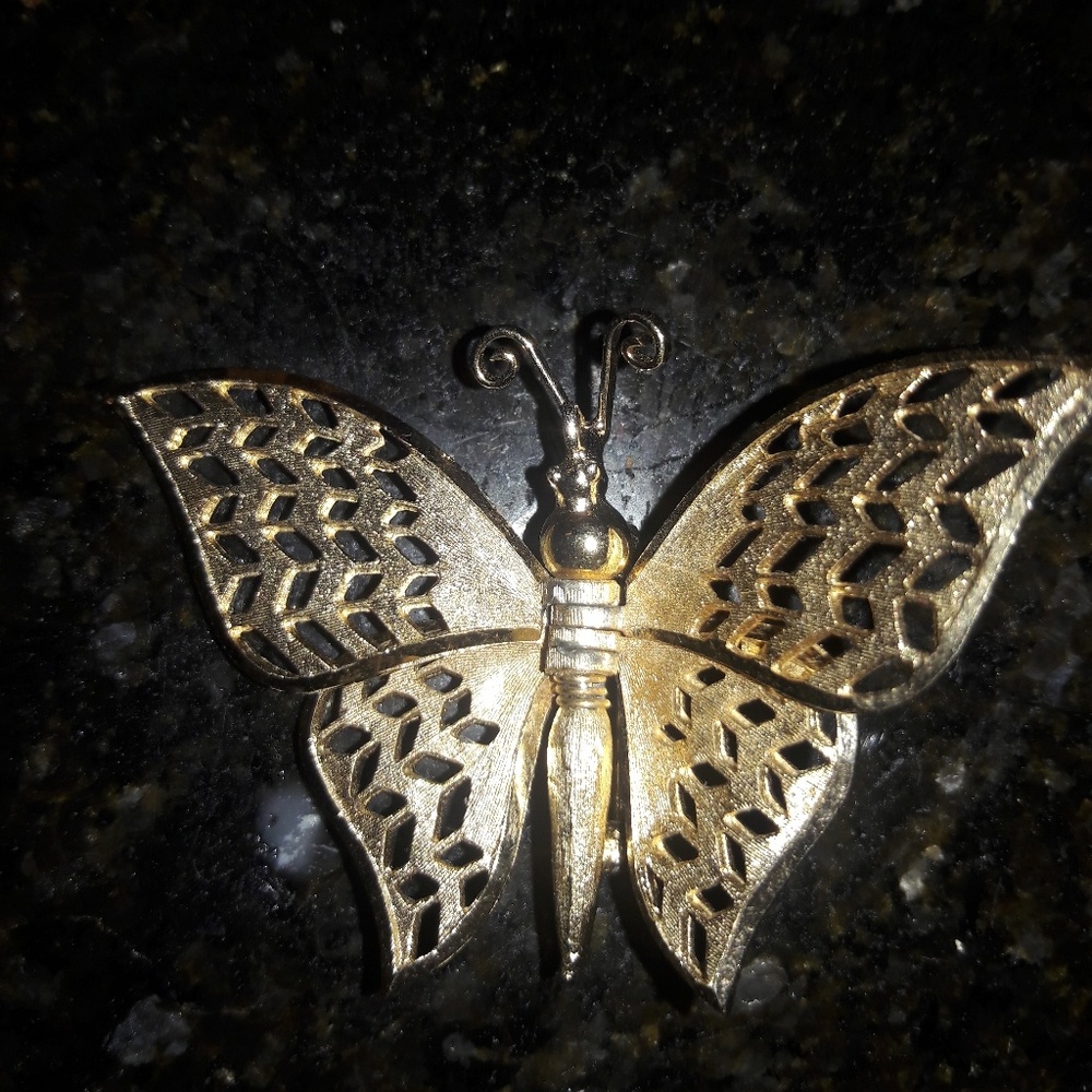 Coro pat. Pending signed gold butterfly 1930 brooc